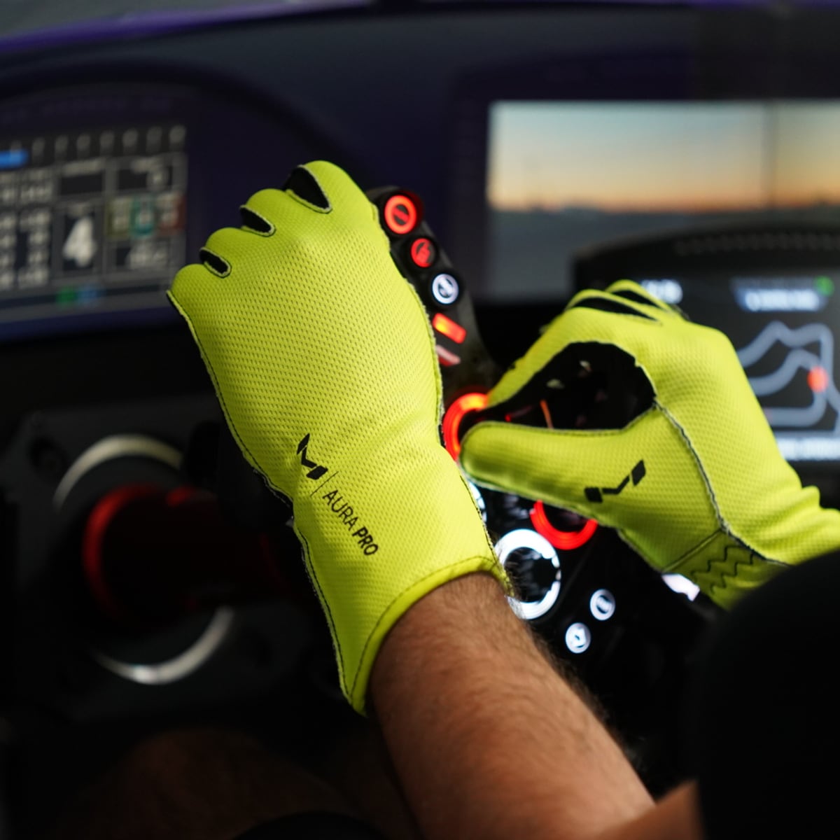 Aura Pro glove