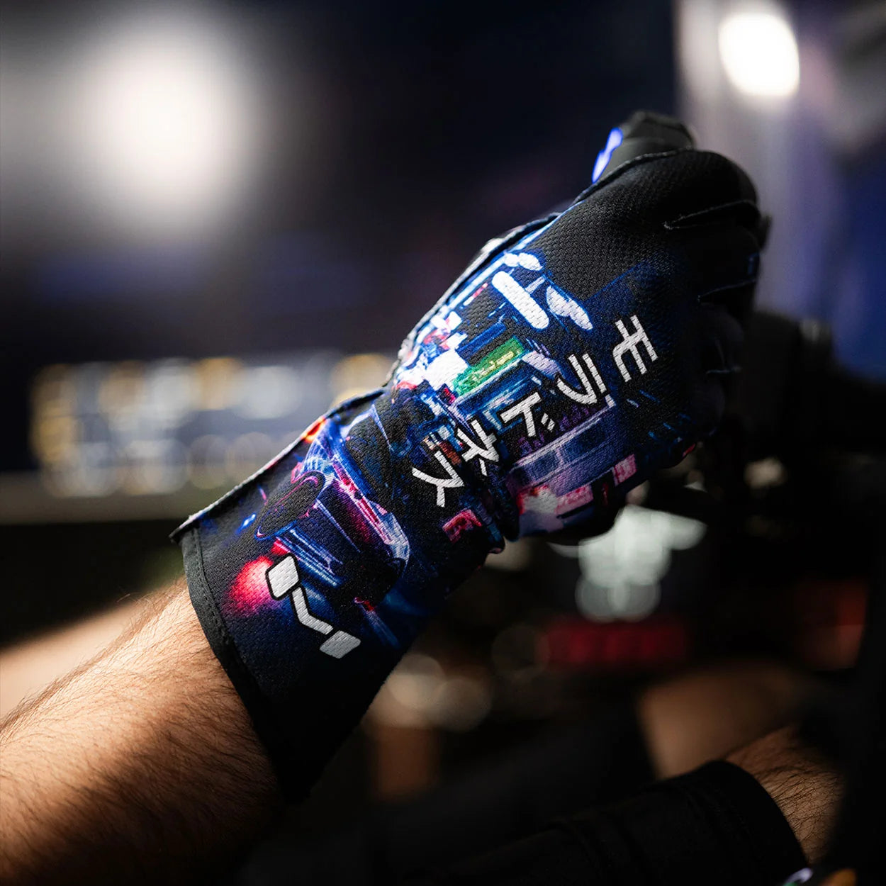Moradness Aura Pro Tokyo Night gloves